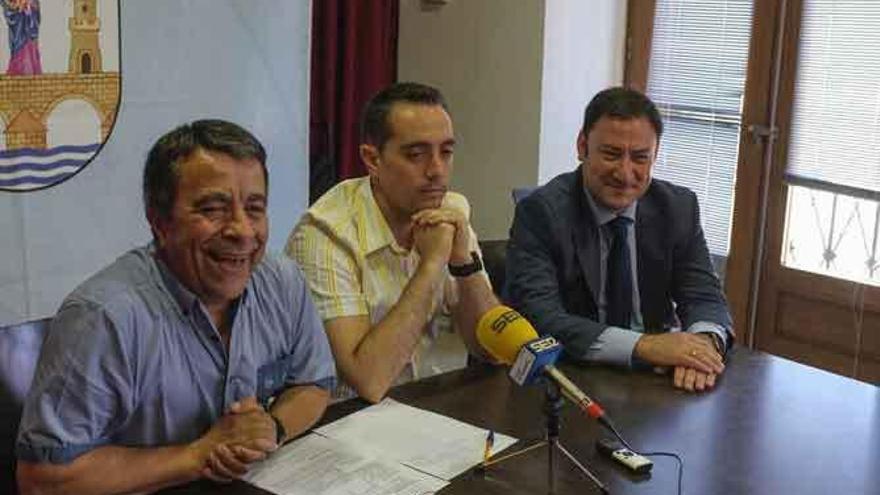 Antonio Vega, Luciano Huerga y Ángel Zorita.
