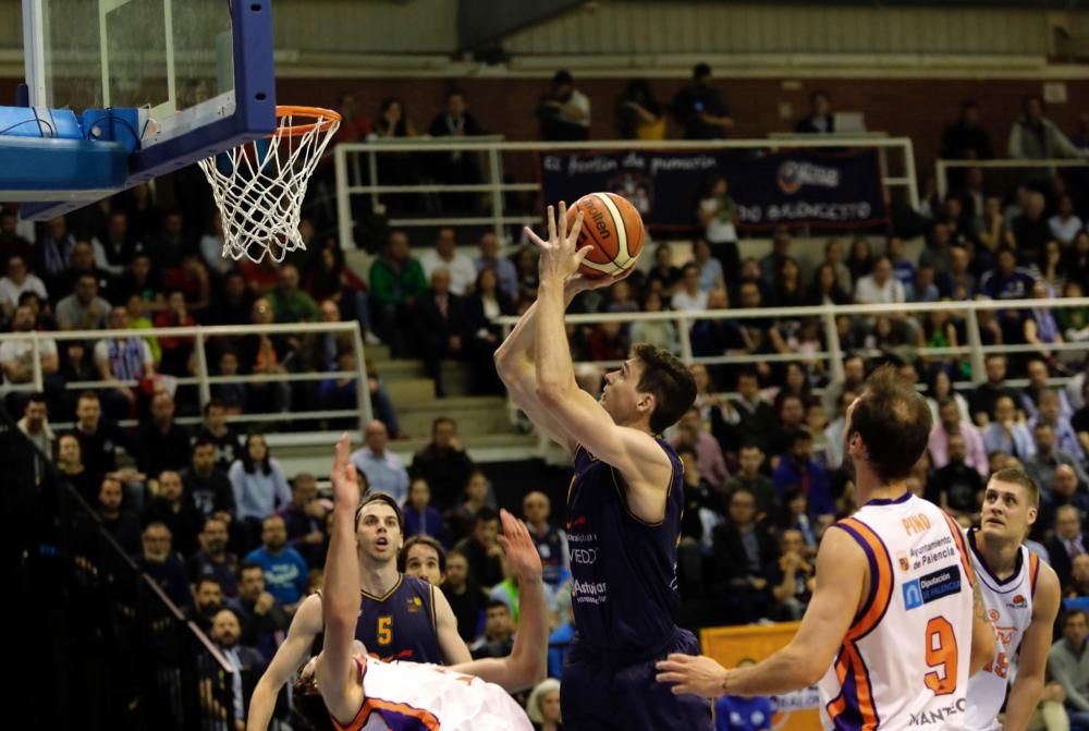 El Oviedo Baloncesto y el Palencia, en imágenes