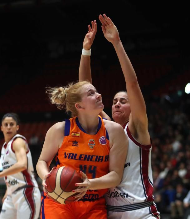 Partido entre el Valencia Basket y el Lointek Gernika