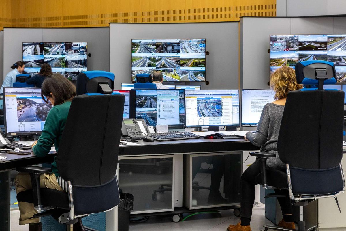 Un centro de control de tráfico de la DGT