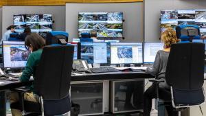 Un centro de control de tráfico de la DGT