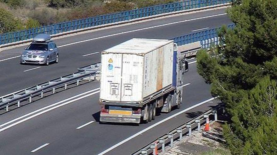 Cae el tráfico en las autopistas de pago.