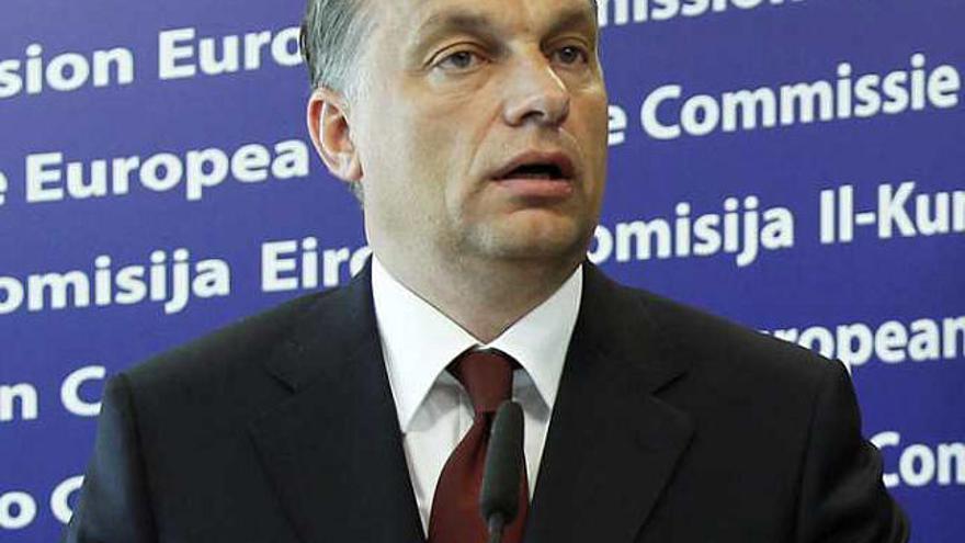 Budapest reconoce que su situación es &quot;muy grave&quot; y que falseó datos económicos