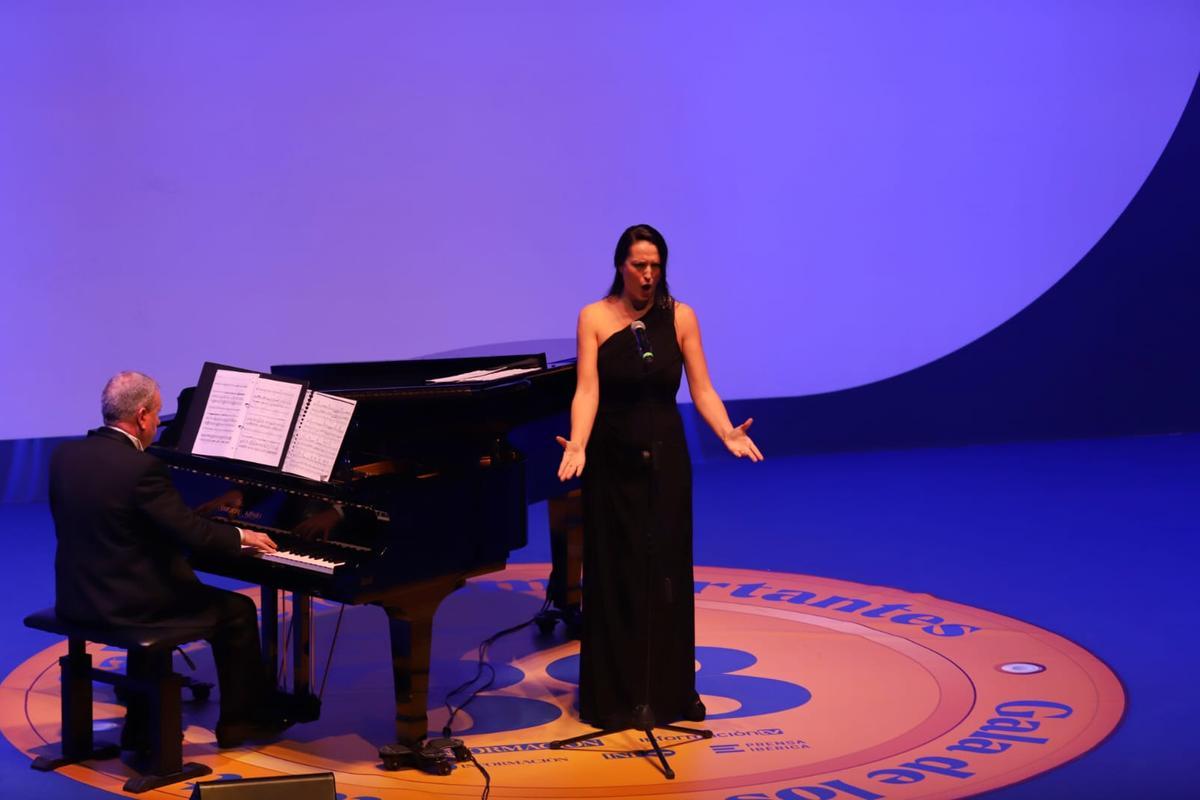 La actuación de la soprano Yolanda Marín, que ha estado acompañada al piano por Florencio Sáez.