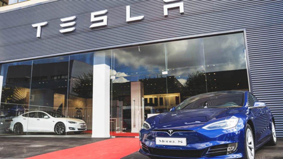 Service Center de Tesla en L'Hospitalet.