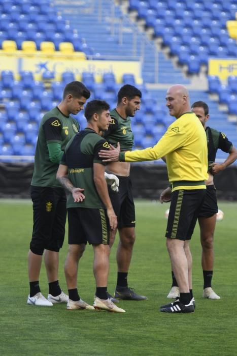 DEPORTES 05-03-19  LAS PALMAS DE GRAN CANARIA.  Primer entrenamiento de Pepe Mel. FOTOS: JUAN CASTRO