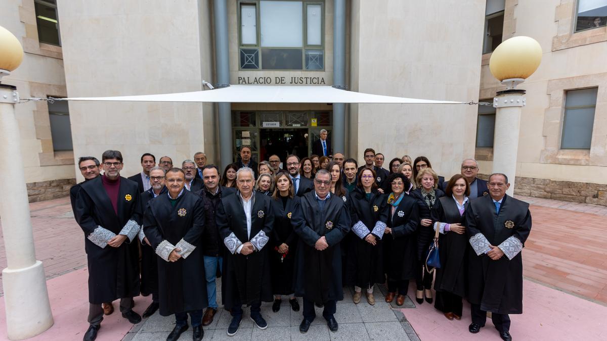 Concentración de LAJs en los Juzgados de Alicante.