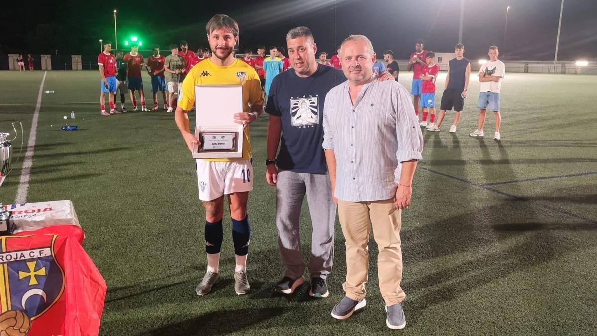 El algemesinense Álvaro Traver recogió la placa de subcampeón.