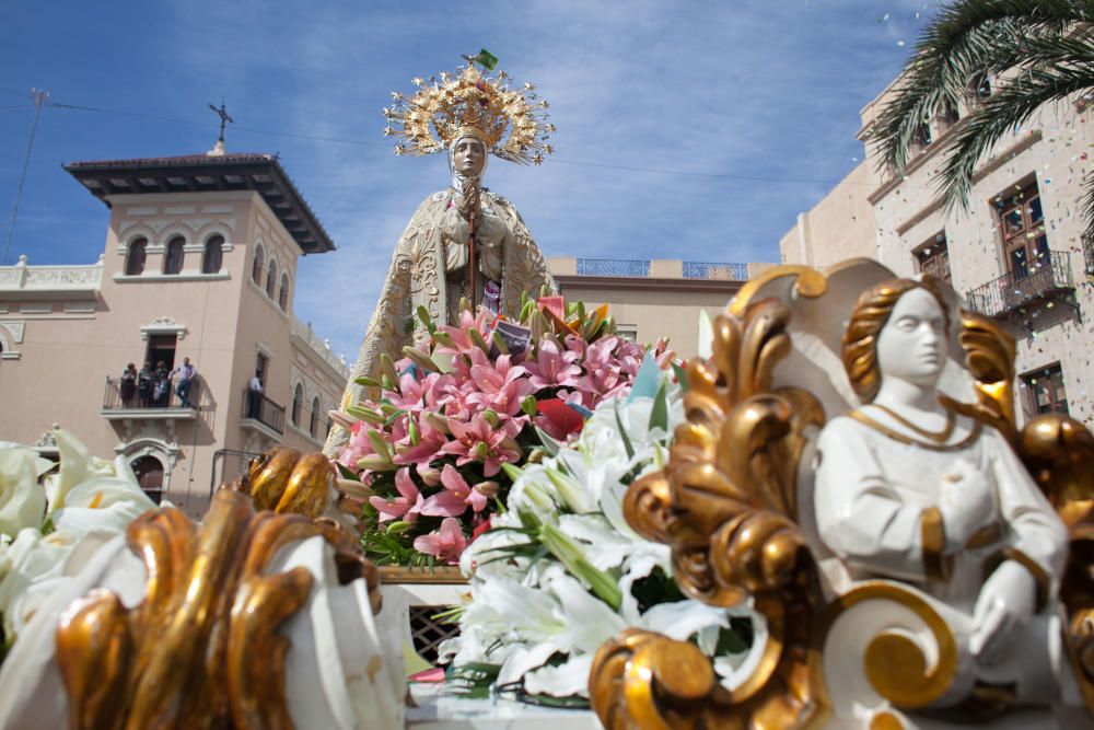 El Cristo Resucitado y de la Virgen de la Asunción inundan la ciudad de alegría y color