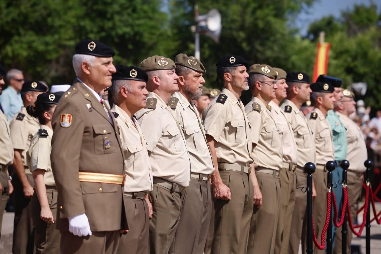 La BRI X celebra su 40º aniversario con una parada militar