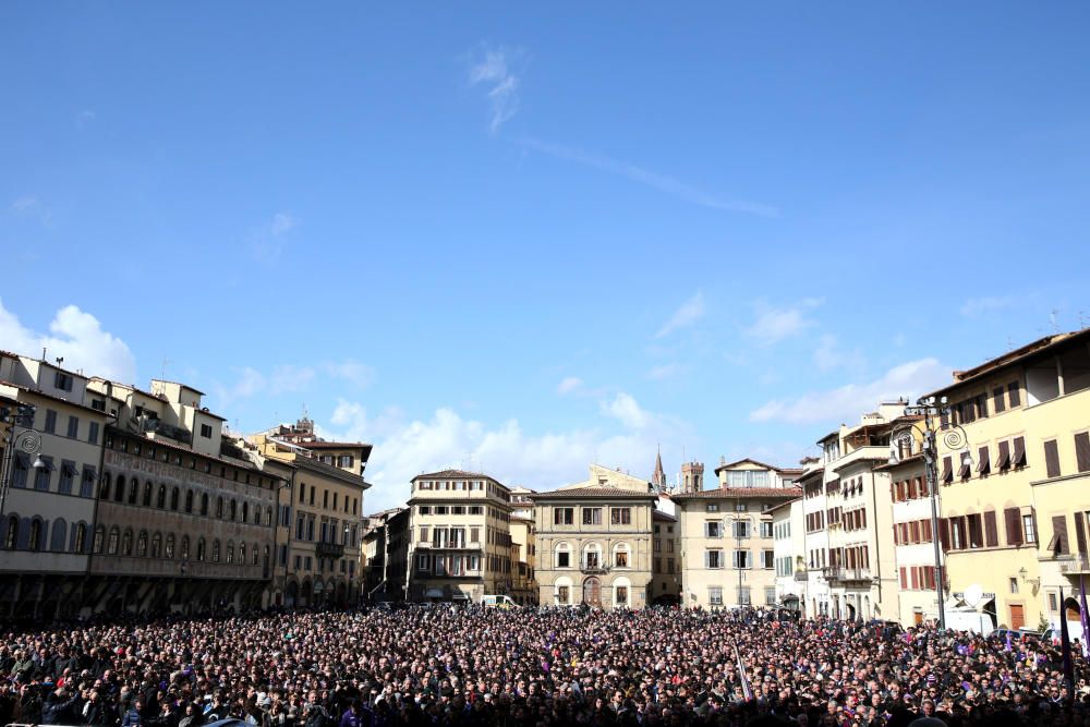 Italia: Multitudinario funeral de Astori
