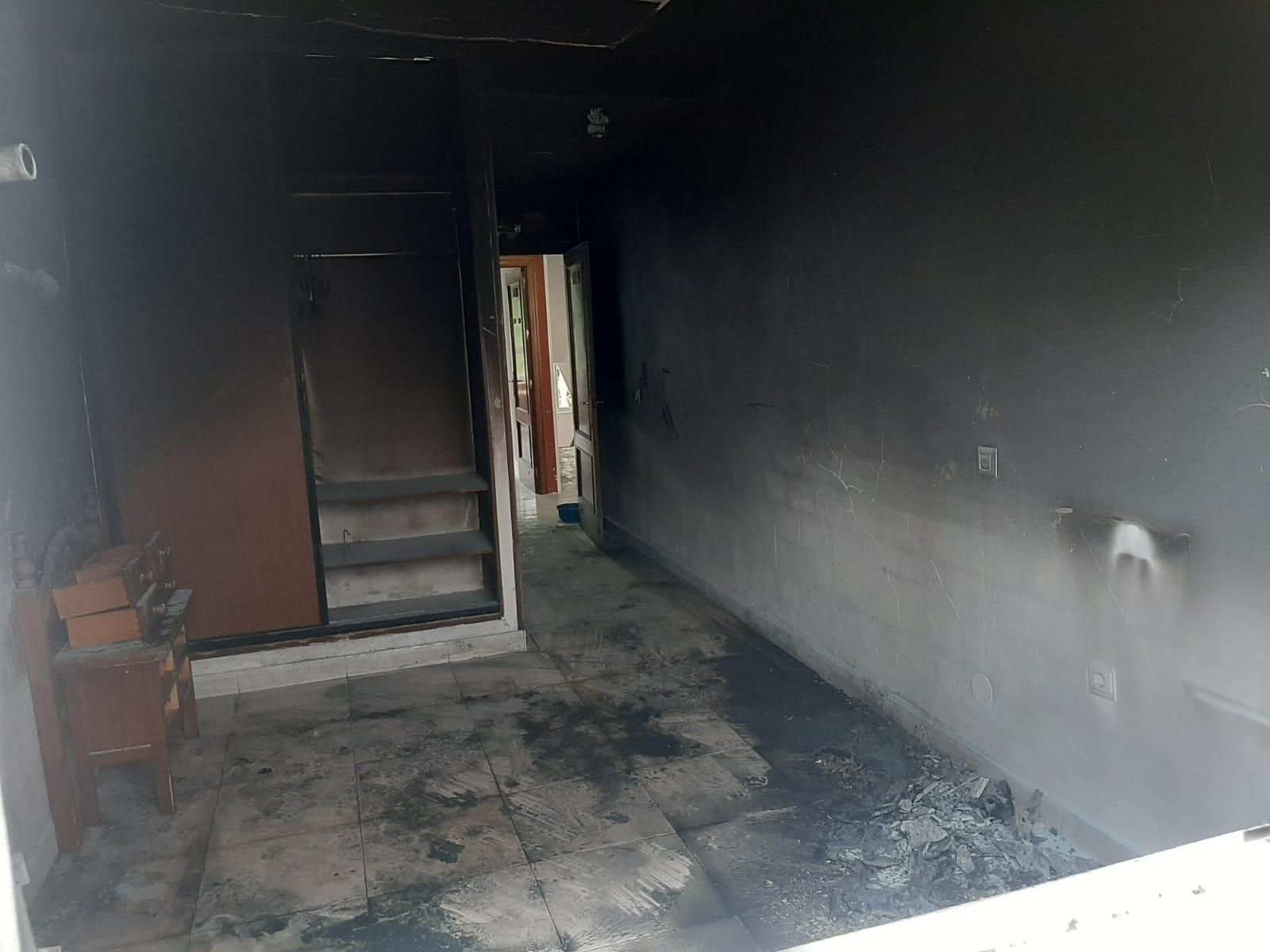 Así fue el incendio de madrugada en una residencia en Siero