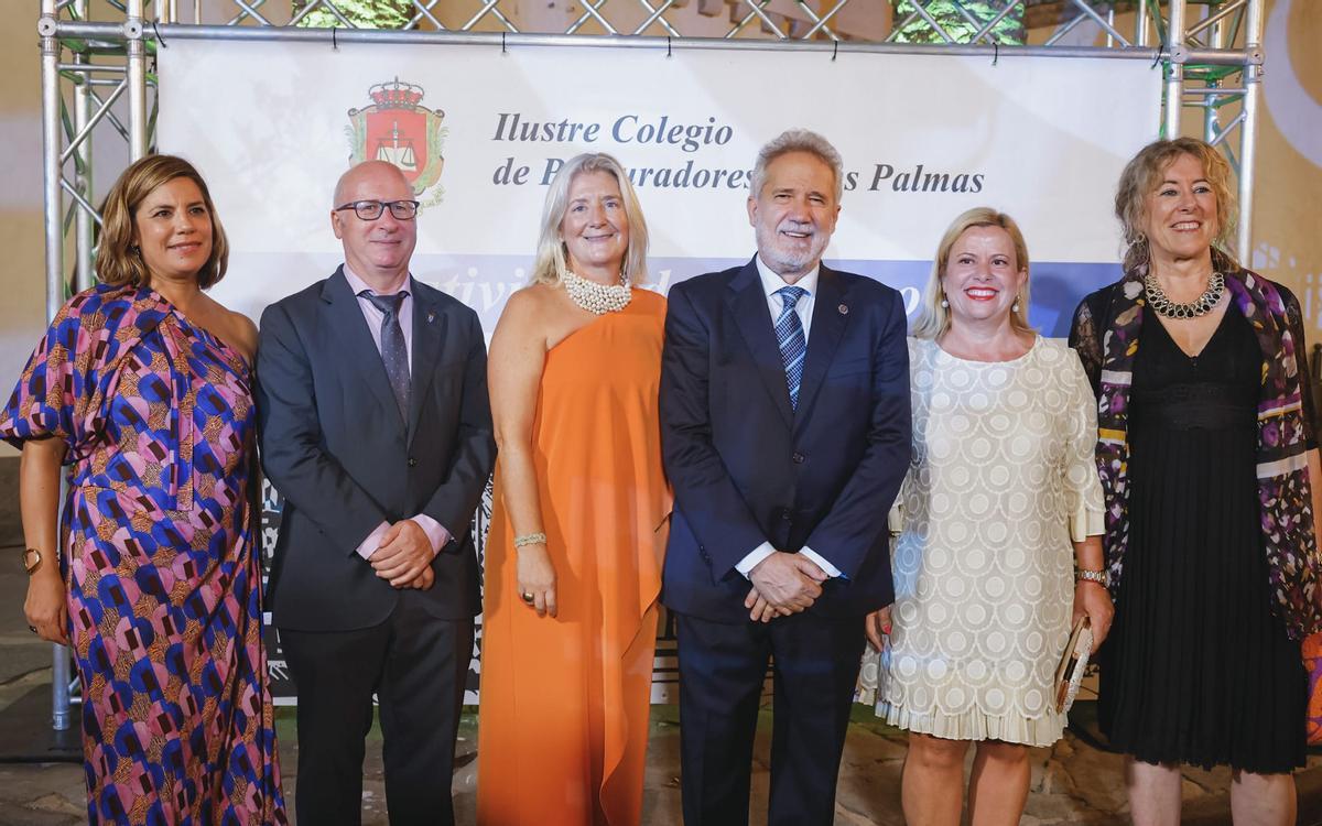 El Colegio de Procuradores de Las Palmas premia la labor de seis profesionales