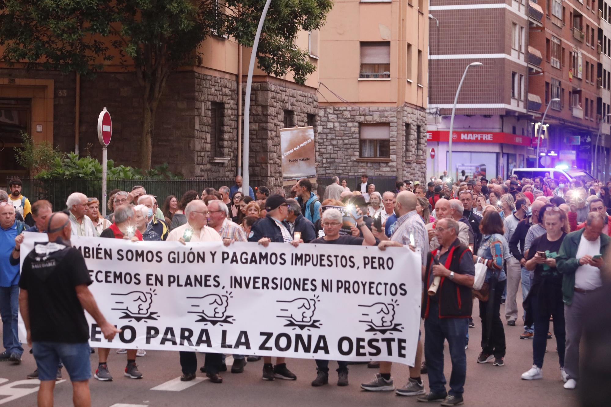 Manifestación de los vecinos de la zona oeste de Gijón