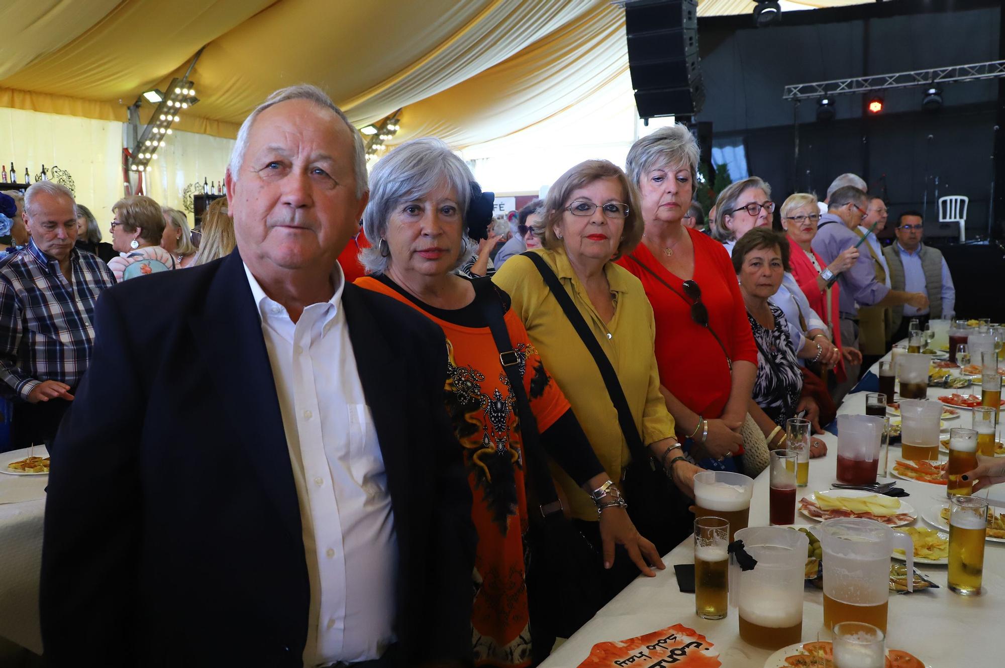 La recepción de la Federación de Peñas Cordobesas en la Feria de Córdoba en imágenes