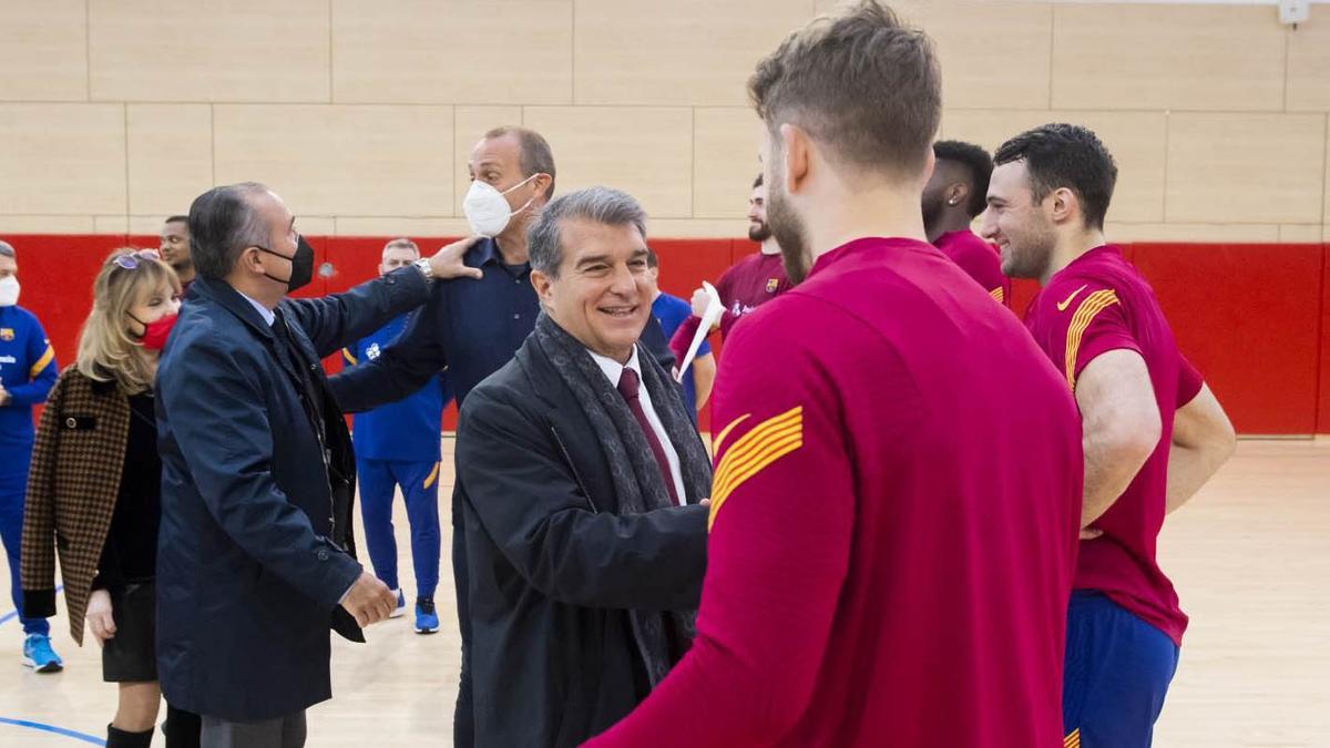 Laporta y Pérez de Vargas se saludaron efusivamente