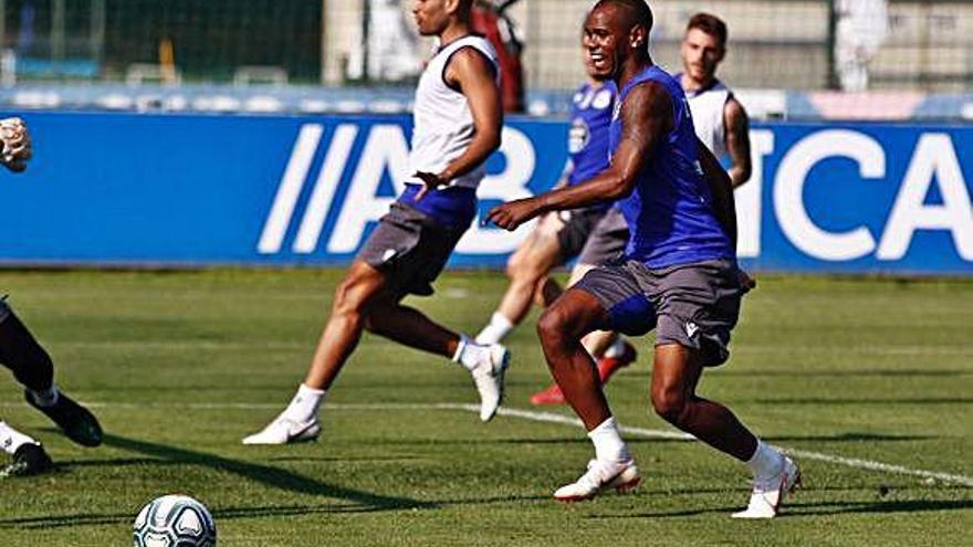 Rolan durante un entrenamiento del Deportivo en esta pretemporada.