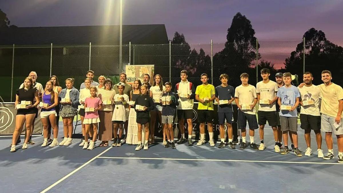 Entrega de trofeos del Aberto de Tenis Martínez Otero 2025.