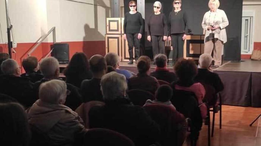 Actuación de "Les Ayalgues" en Piedeloro.