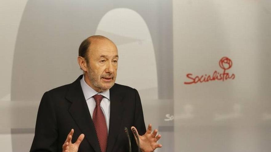 Rubalcaba: &quot;Felipe representa el respeto a la Constitución y la normalidad institucional&quot;