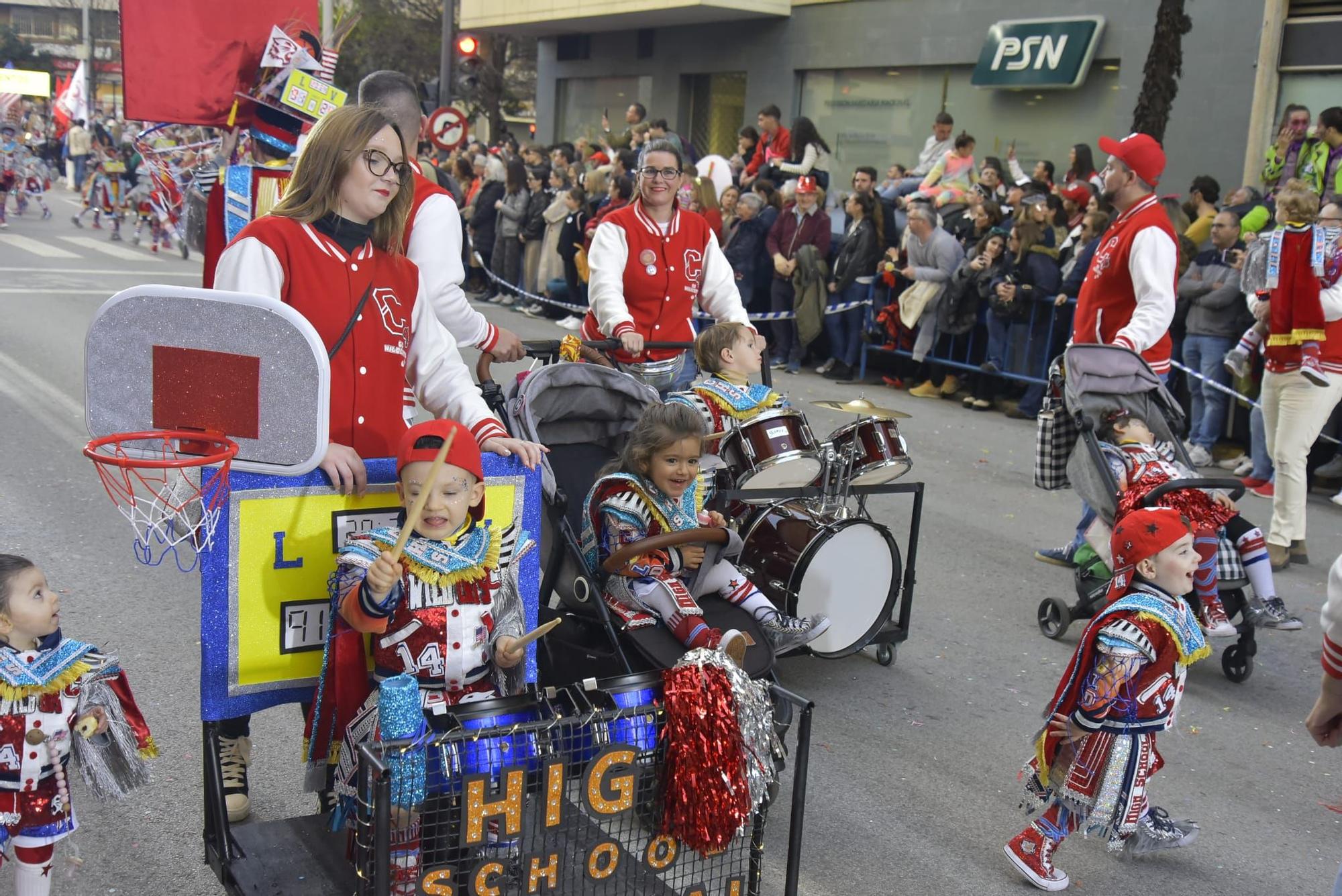 GALERÍA | Mira el desfile de comparsas infantiles de Badajoz