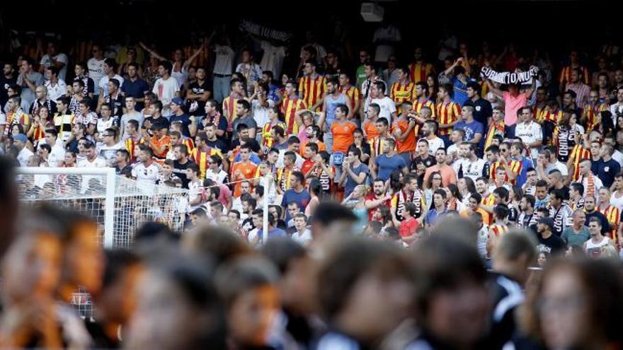 Escucha 'Amunt Valencia, honor y gloria'. el himno de Seguridad Social para el Valencia CF