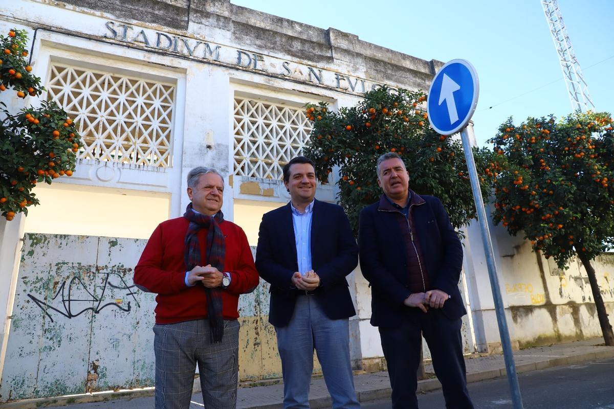 Salvador Fuentes,  José María Bellido y Manuel Torrejimeno, este martes.