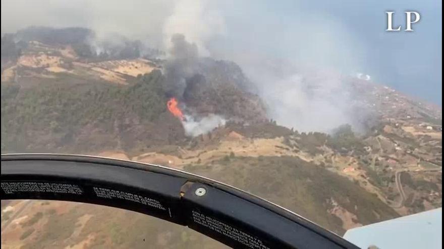 Imágenes del incendio desde el helicóptero de la Guardia Civil