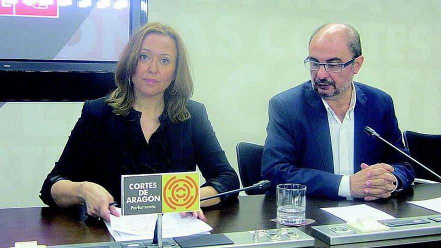 El PSOE exige llevar a las Cortes la duplicidad de Magisterio