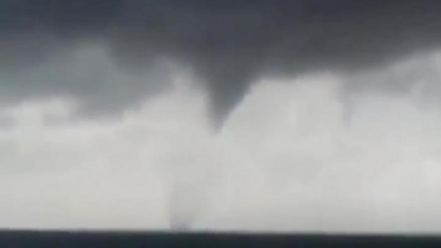 Una cadena de tornados marinos azota la costa de Pontevedra