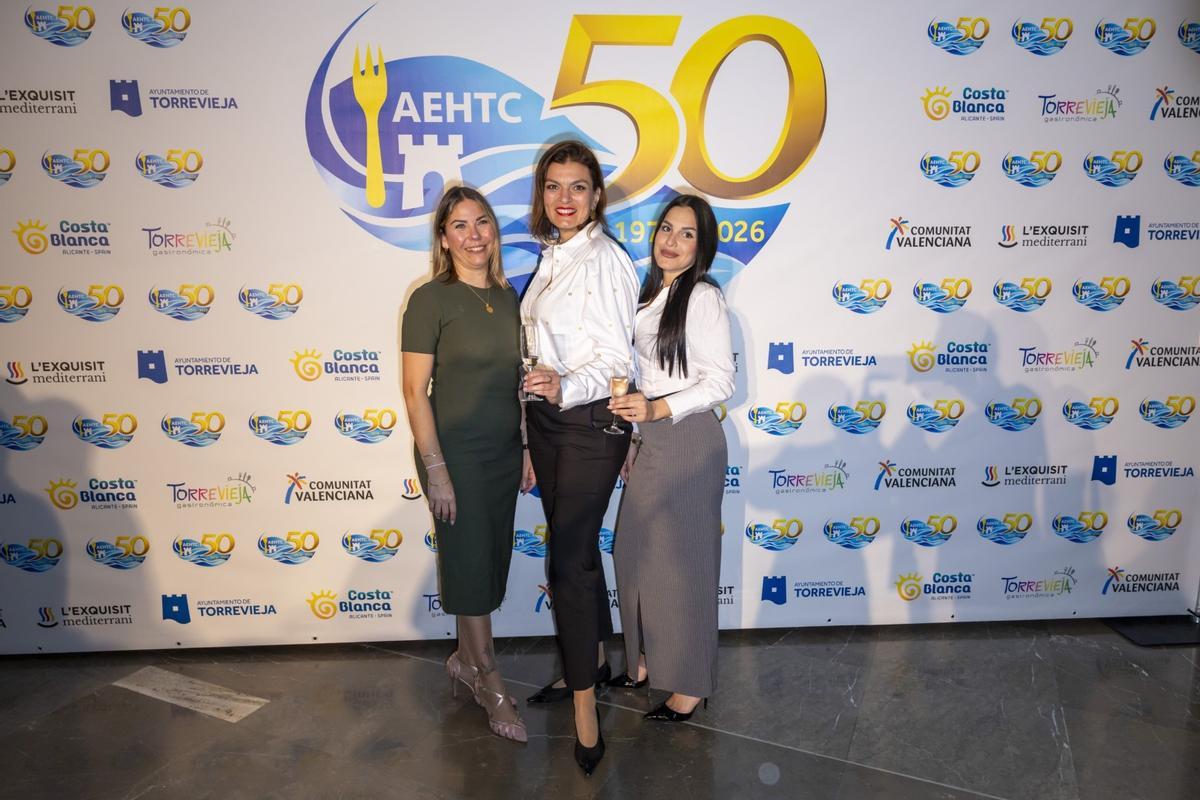 Una gran noche para la hostelería de Torrevieja para celebrar el 50 aniversario de su asociación