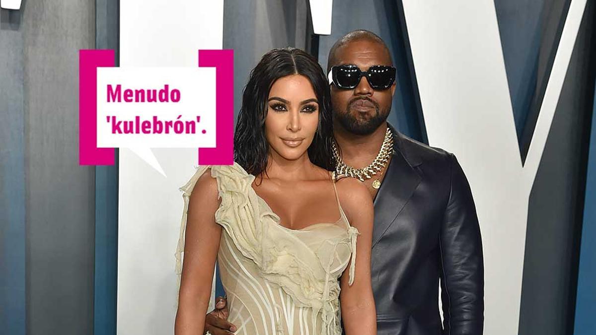 Kim Kardashian y Kanye West posando en la fiesta Vanity Fair