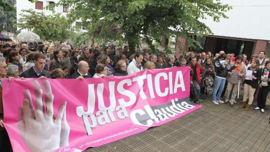 Manifestación en Ourense, mostrando apoyo a la madre contra la sentencia judicial.  // Iñaki Osorio