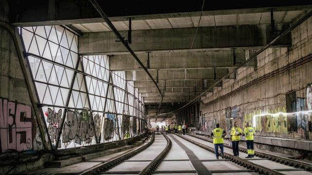 Tram de vies entre Mercat Nou i Santa Eulàlia a l’L1 del metro de Barcelona. JORDI OTIX