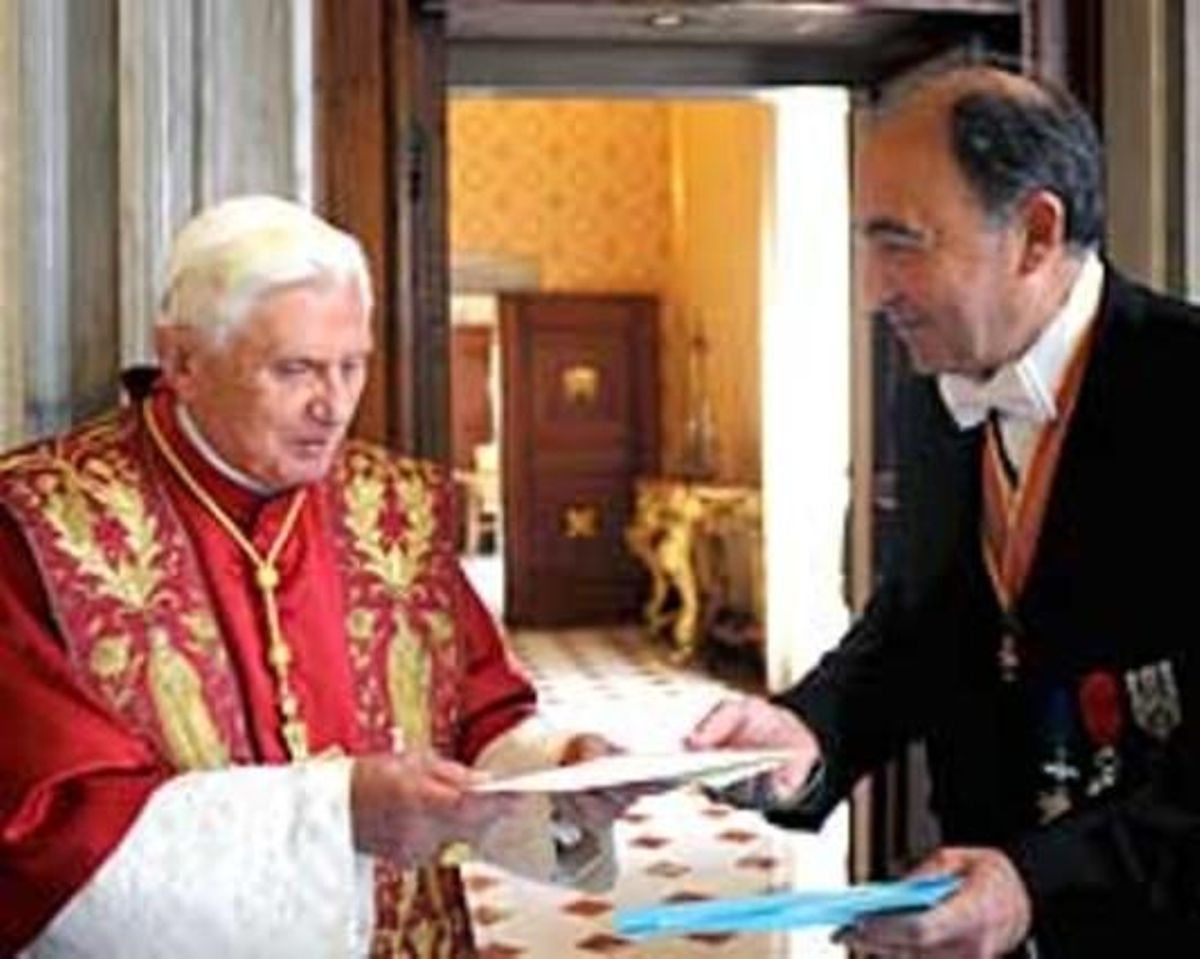 El Papa ha rebut avui el cap de la delegació de la comissió de la Comunitat Europea davant la Santa Seu. El Papa ha rebut avui el cap de la delegació de la comissió de la Comunitat Europea davant la Santa Seu.