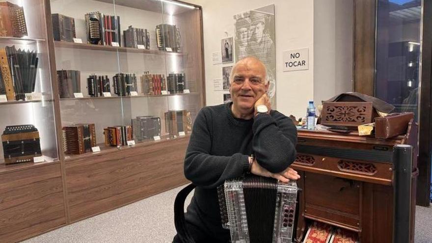 VÍDEO: La Colección de Acordeones de Grado recibe a músicos y presenta su nuevo tríptico