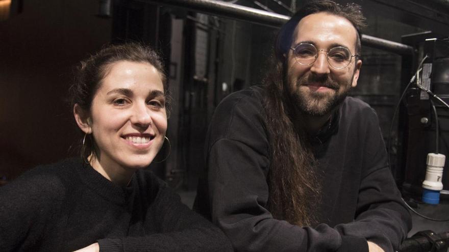 Maria Ribot i Jordi Serra, conegut com a Jo Jet, van presentar al concert a l’escenari on actuaran avui | MIREIA ARSO