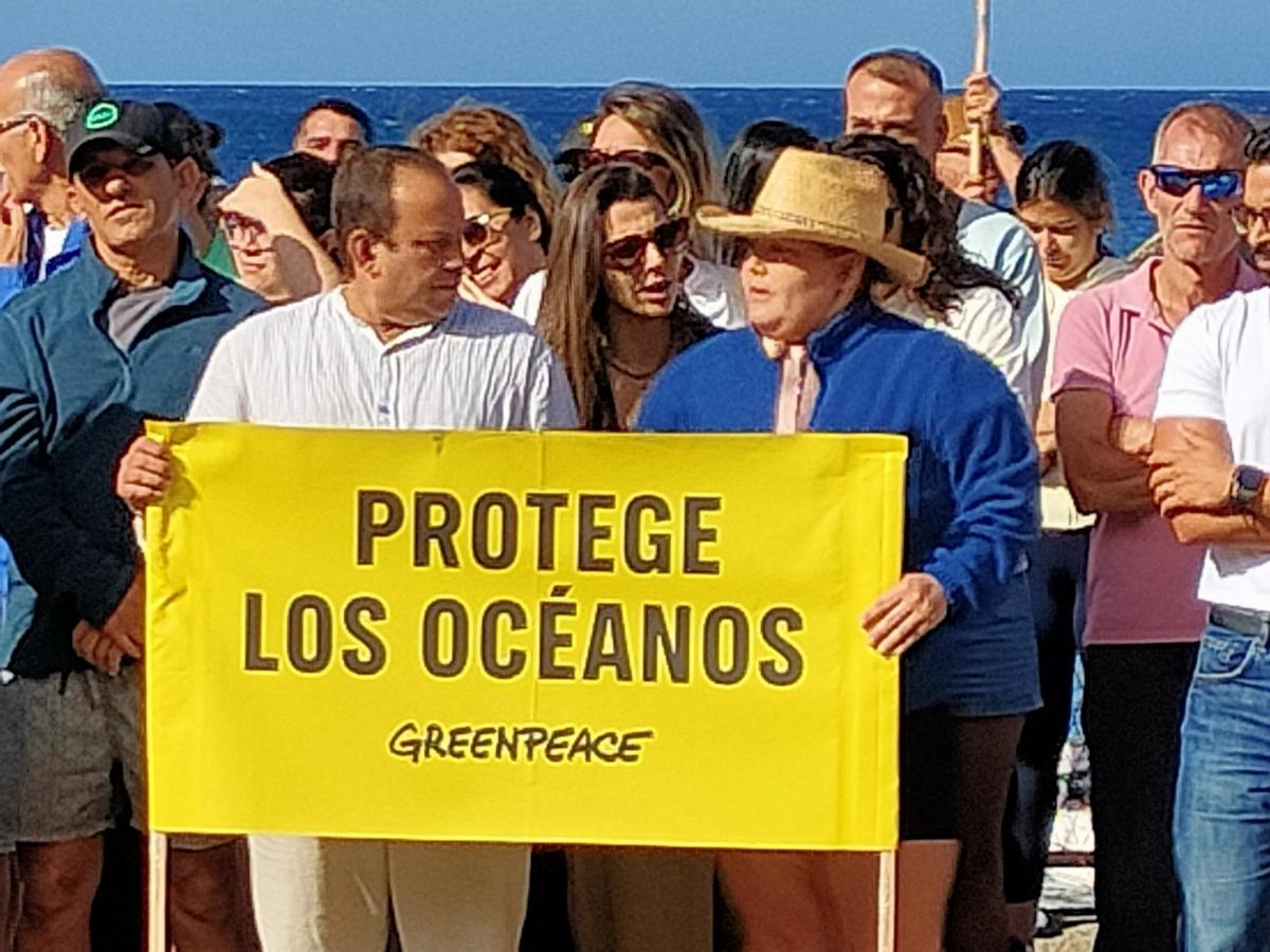 Manifestación en La Aldea de San Nicolás en contra de las jaulas marinas