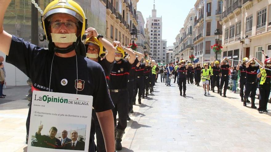 Movilización de los bomberos por el centro de Málaga.