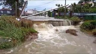 ¿Por qué se inundó Colunga? Cayeron 67 litros por metro cuadrado en solo 6 horas, el mayor chaparrón del país (y así lo explica la Aemet)