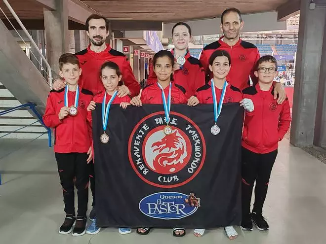 El CT Benavente regresa cargado de medallas de Pontevedra