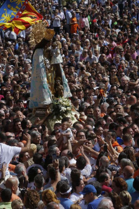 Día de la Virgen de los Desamparados: Traslado de la Mare de Déu