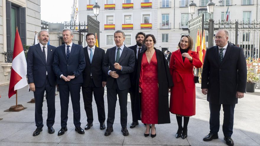 Los barones del PP confían en salvar sus Presupuestos a pesar de la presión de Vox por la inmigración