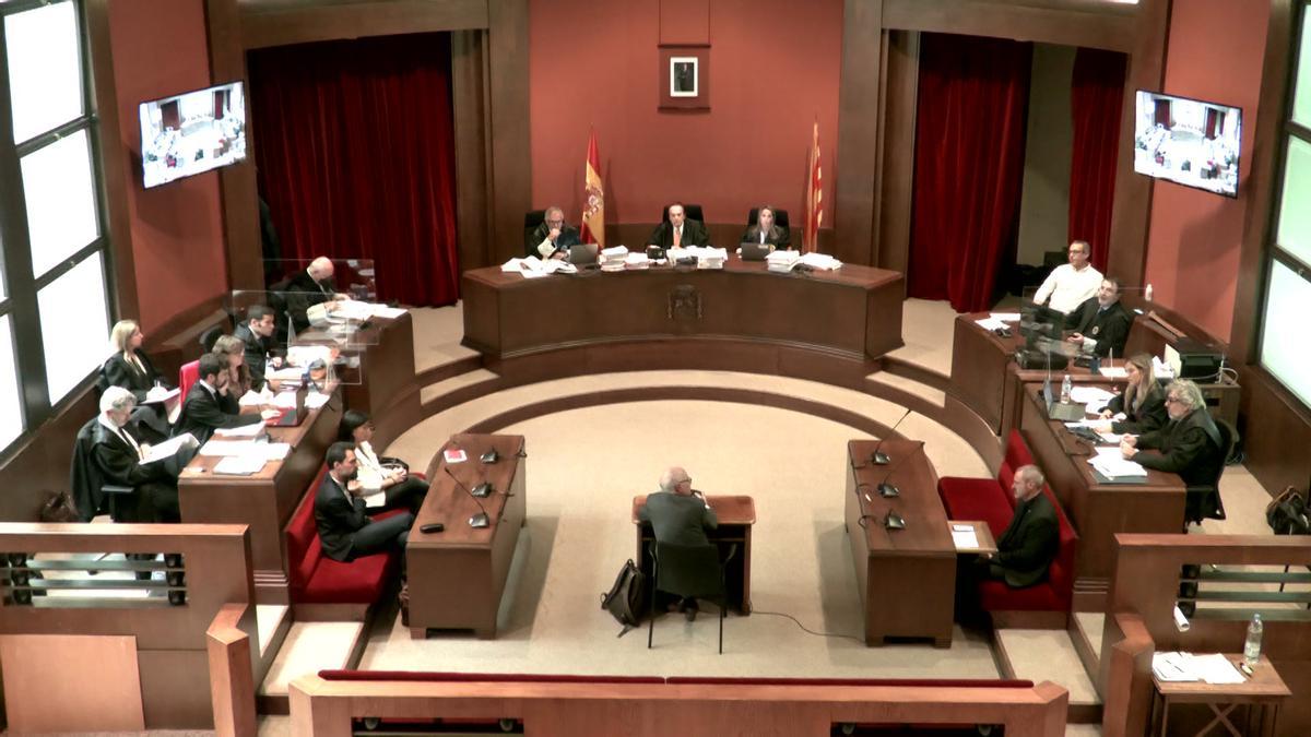 L&#039;exsecretari general del Parlament Xavier Muro, durant la seva declaració al TSJC en el judici contra part de l&#039;antiga Mesa del Parlament