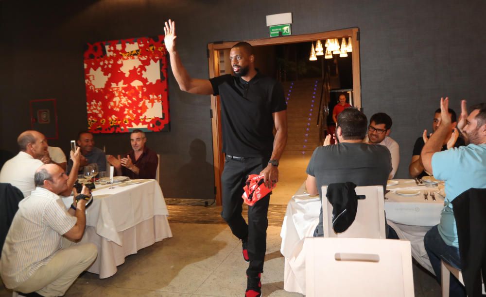 Cena del Valencia Basket con las Peñas