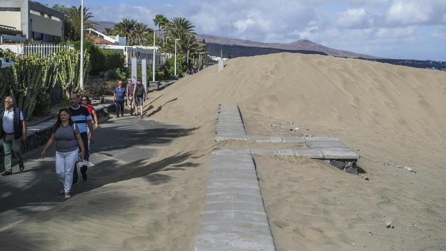 Las dunas de Maspalomas 'se comen' el paseo de Playa del Inglés y siete complejos residenciales