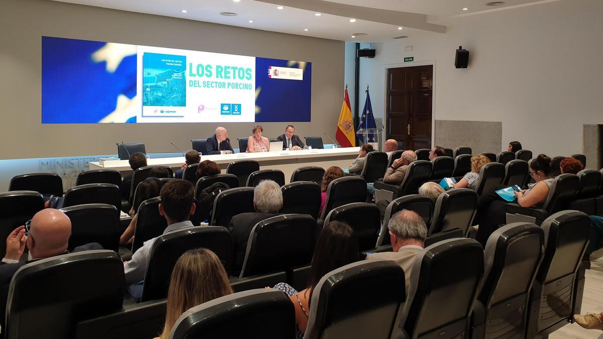 Un momento de la presentación de la publicación de Cajamar e Interporc,‘Los retos del sector porcino en España’.
