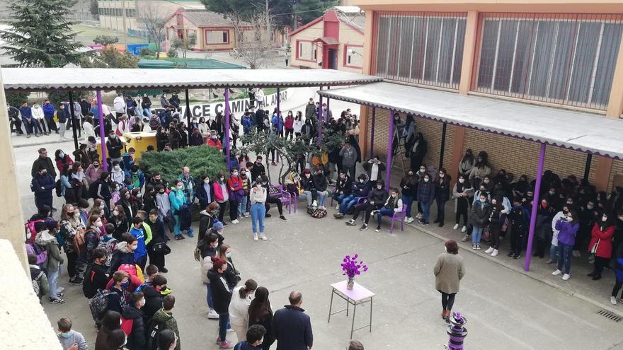 La plaza de la Igualdad, nuevo espacio educativo en el IES Reyes Católicos de Ejea