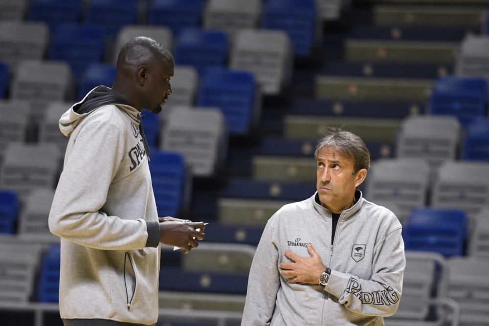 El Unicaja se entrena con los júniors