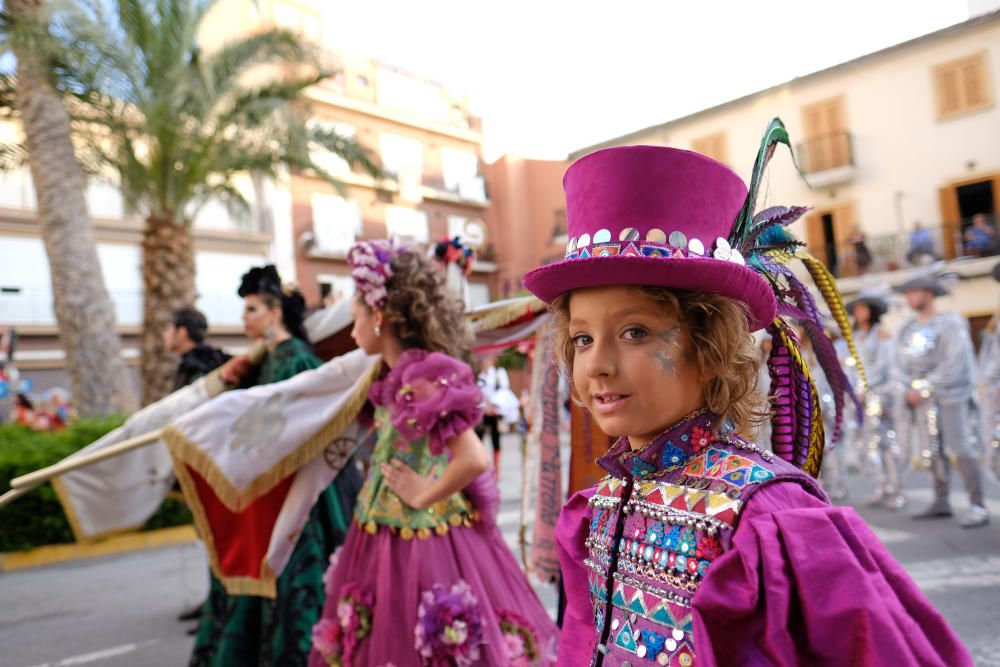 Miles de devotos festeros acompañaron al santo anacoreta en la sobria y tradicional Procesión